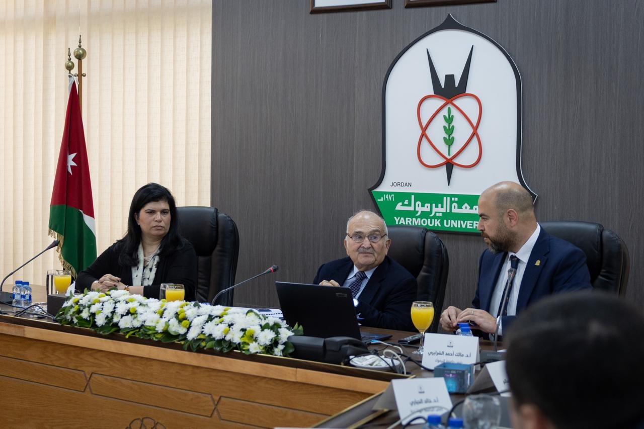 Prince Hassan meets with academics, industrialists in Irbid
